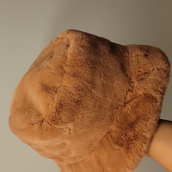 Fuzzy Bucket Hat - Picture 4 of 5